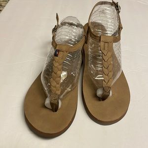 Rainbow Women’s “Sophia” Leather T-Strap Sandals. Sz-L 7.5-8.5. Preowned.